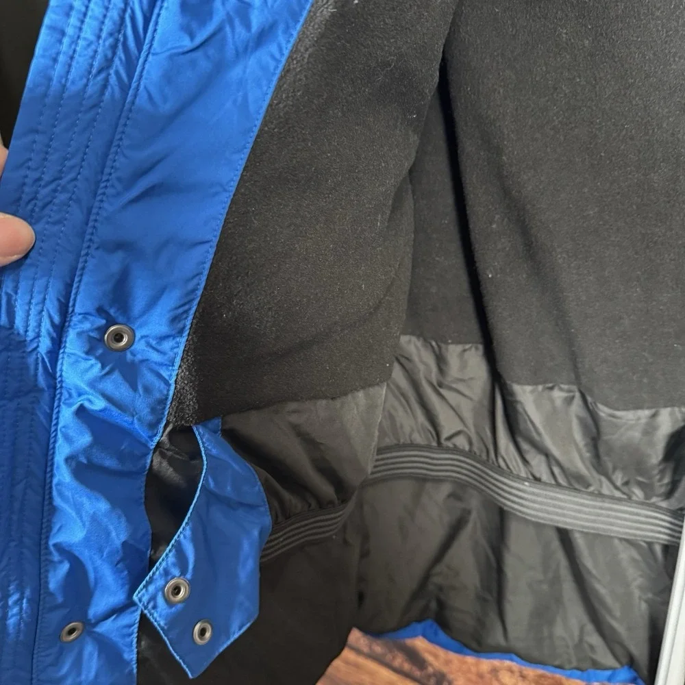Boys Blue and Black Winter/Snow Puffer Jacket Size XXL (11/12‎ Year Old)